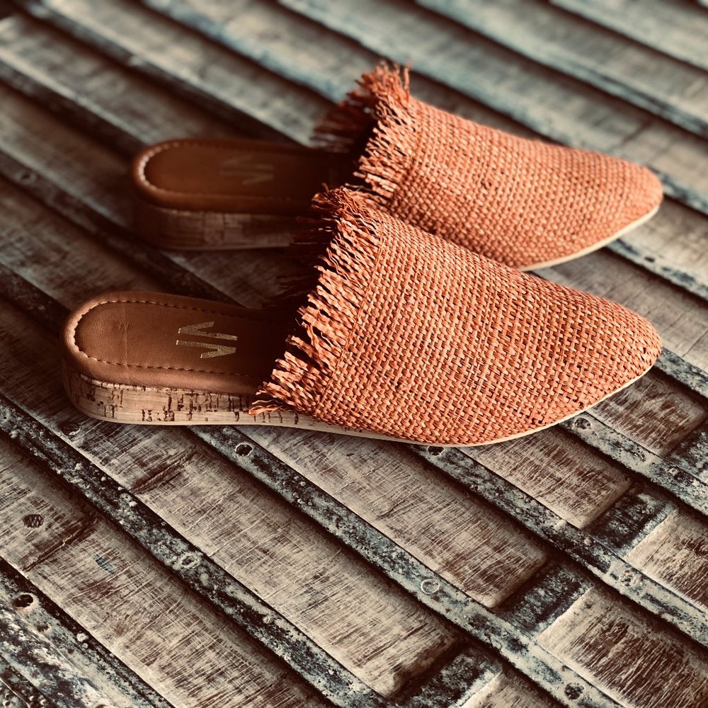 Lorica Flat Mules
